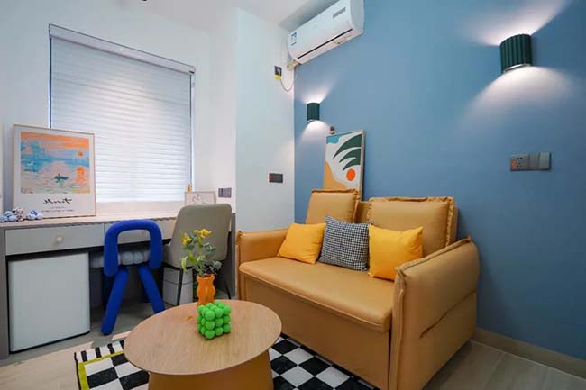 90㎡現(xiàn)代三居，舍主燈換燈帶，巧妙的色彩混搭，打造年輕有趣的生活